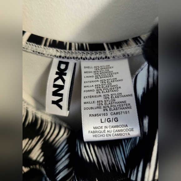 DKNY Monochrome Black White Ruffles Patterned Swimsuit Padded Wire Size L - Picture 5 of 7